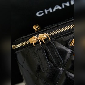 Косметичка Chanel 26C в форме коробки 