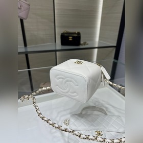 Новая модель Chanel 25k с крупным ромб