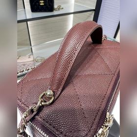 Новая модель Chanel 25K с крупным узор