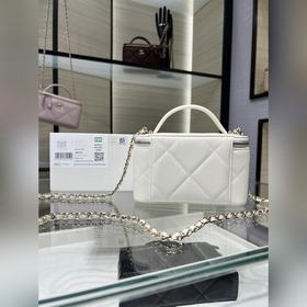 Новая модель Chanel 25K с узором «Big 