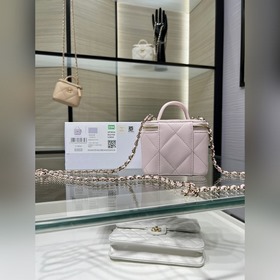 Новая модель Chanel 25k с крупным ромб