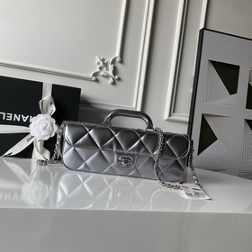 Модель Chanel 25k Coco Handle из колле