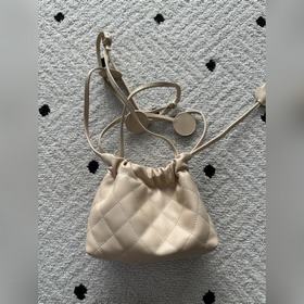 Бренд： Chanel Модель： AS5228 Описание：