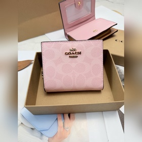 Кошелек COACH из натуральной кожи цвет