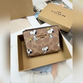 Кошелек Coach C4591, выпущенный в рамк