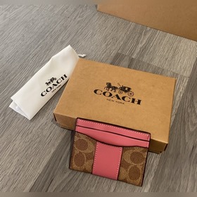 Новая кошелька Coach модели cbD80 такж