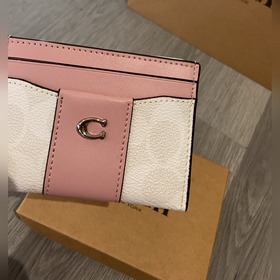 Новая кошелька Coach модели cbD80 такж