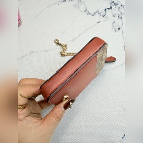 Кошелек Coach с металлической цепочкой