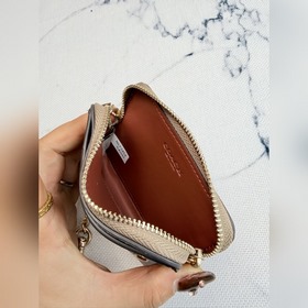 Кошелек Coach с металлической цепочкой
