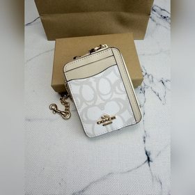 Сумка Coach с цепочкой и кармашками дл