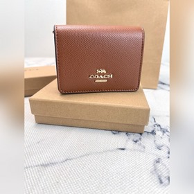 COACH C0059 — однотонная сумка на цепо