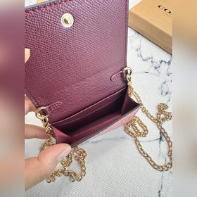 COACH C0059 — однотонная сумка на цепо