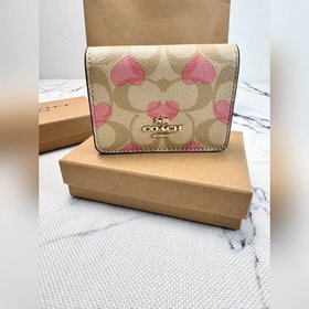 COACH CP473 — классическая сумка с кла