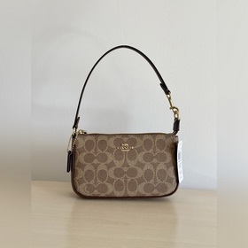 Оригинальная сумка Coach модели CW426
