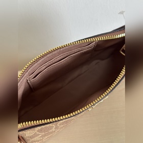 Оригинальная сумка Coach модели CW426 