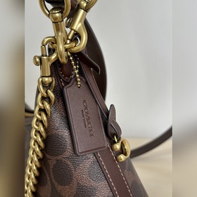 Подлинная сумка Coach из серии CAM26 «