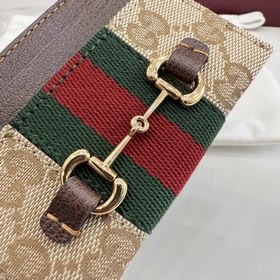 Поставляется в полной комплектации в о