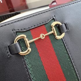 Поставляется в полной комплектации в о