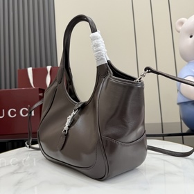 Поставляется в полном комплекте оригин