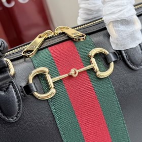 Поставляется в полной комплектации с о