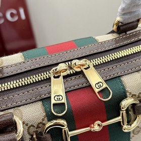 Поставляется в полной комплектации в о