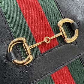 Поставляется в полной комплектации в о