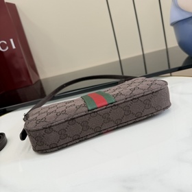В комплекте с полным набором фирменной