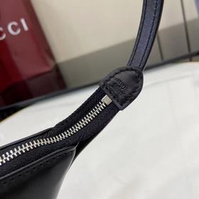 Новая коллекция Gucci, поставляемая в 