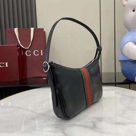 Новая коллекция Gucci, поставляемая в 