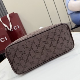 Поставляется в полной комплектации в о