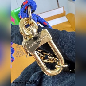 [ M03744 ] Этот спортивный брелок для