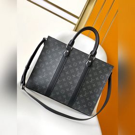 Эта сумка Sac Plat 24H, изготовленная