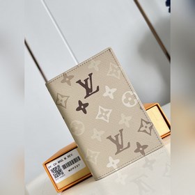 [Топ-модель из оригинальной коллекции