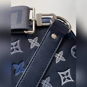 M28836 Синяя тисненая сумка с шелкогра