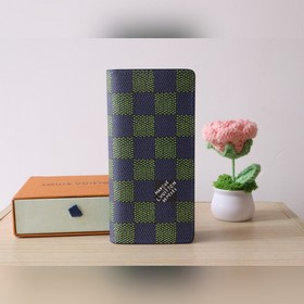 N00169 — зажим для пиджака . Эта клас