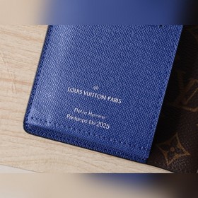 N00169 — зажим для пиджака . Эта клас