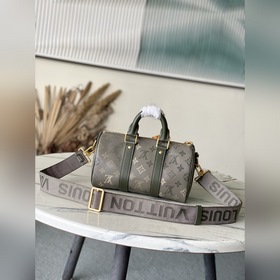 Эта сумка Keepall Bandoulière 25, изго