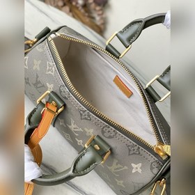 Эта сумка Keepall Bandoulière 25, изго