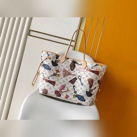 Модель M29449 Neverfull Bandouliere In