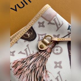 Модель M29449 Neverfull Bandouliere In