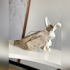 [Фотографии, сделанные в частном доме