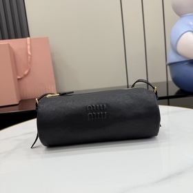 Новая цилиндрическая сумочка в полной