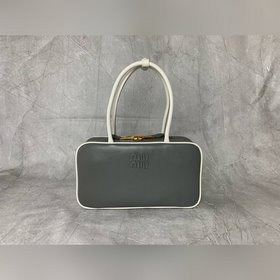 5BB172 — сумка-портфель Miu нового раз