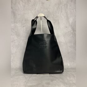 5BC119 — новая модель Miu в стиле «хоб