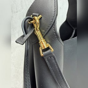 Новинка в продаже  Новая сумка HOBO с