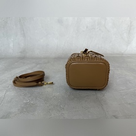 5NR018 — новая ультрамини-косметичка, 