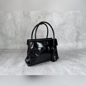 Новая сумочка из телячьей кожи 5BA302 