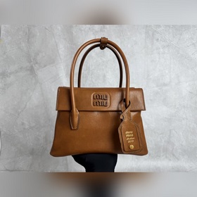 5BA303 Оригинальная сумка Miu, такая ж
