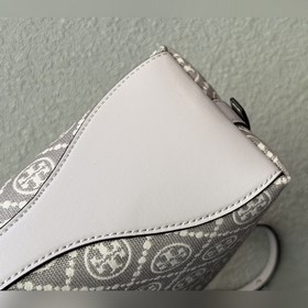 1631 TORY BURCH T MONOGRAM MESSENGER B
