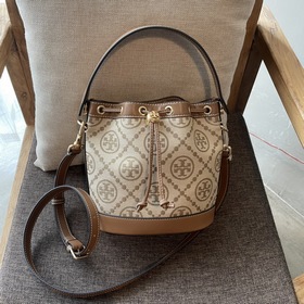 1615 Сумка-ведро TORY BURCH Monogram ц